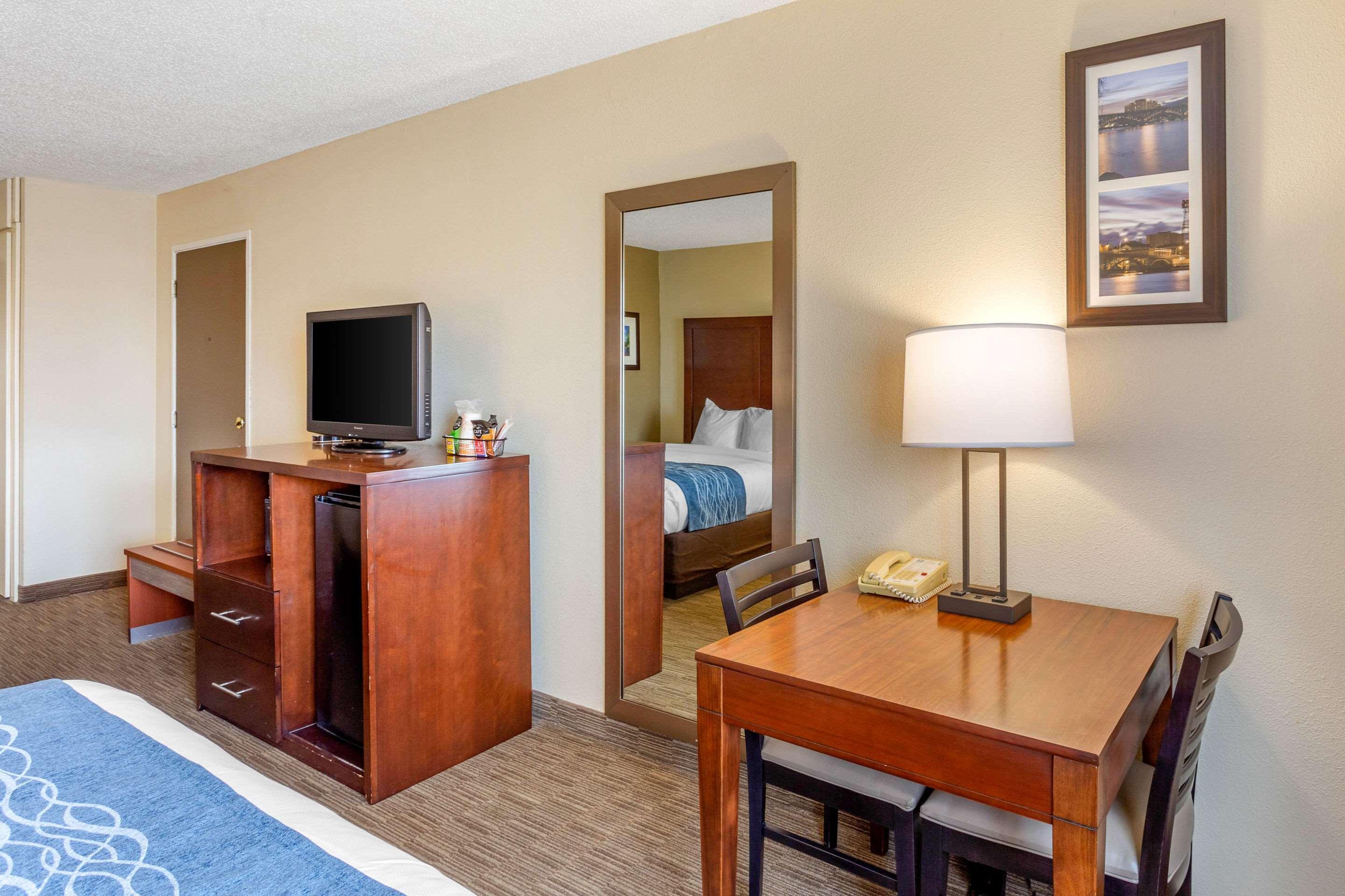 Comfort Inn Rockford Near Casino District Buitenkant foto