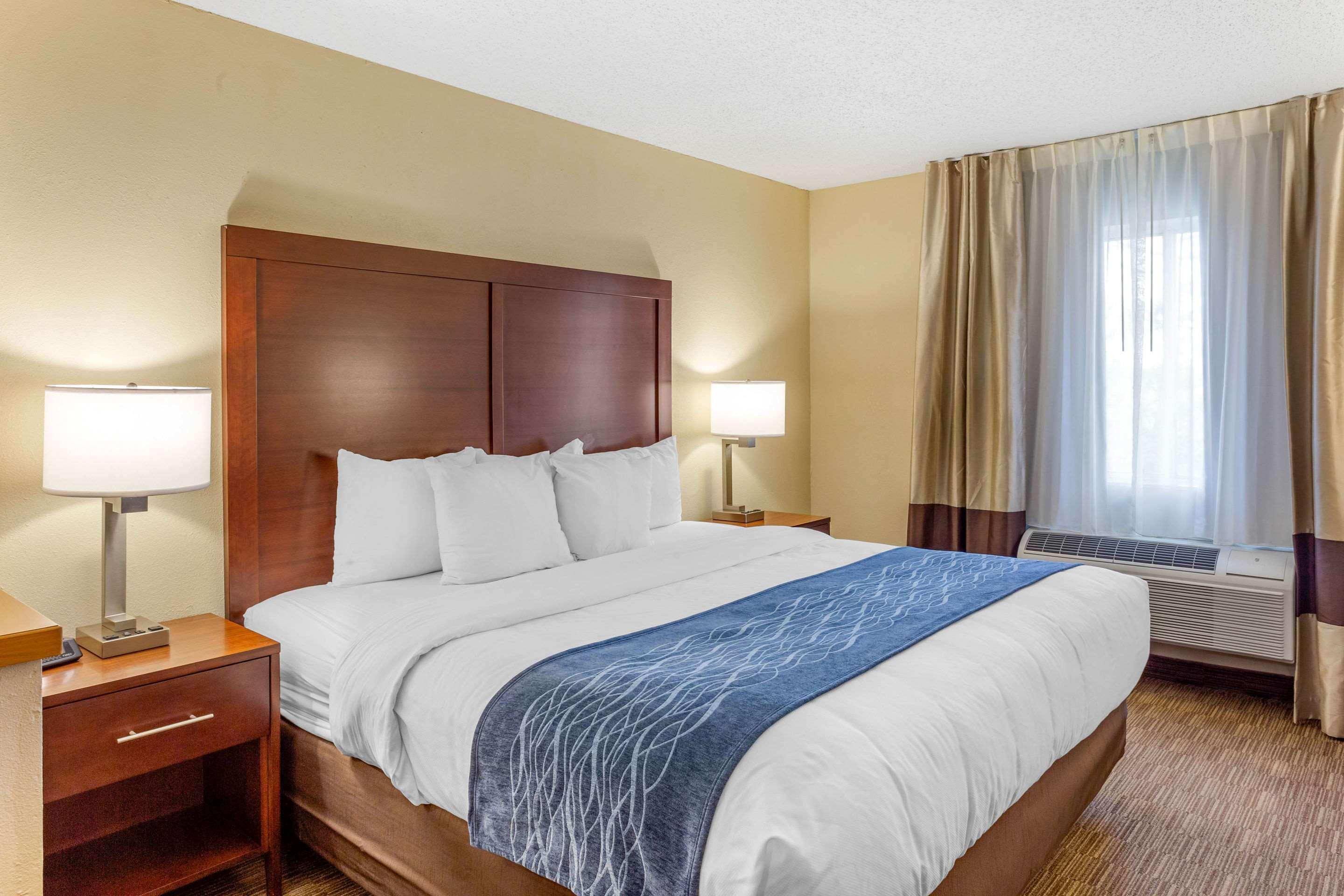 Comfort Inn Rockford Near Casino District Buitenkant foto