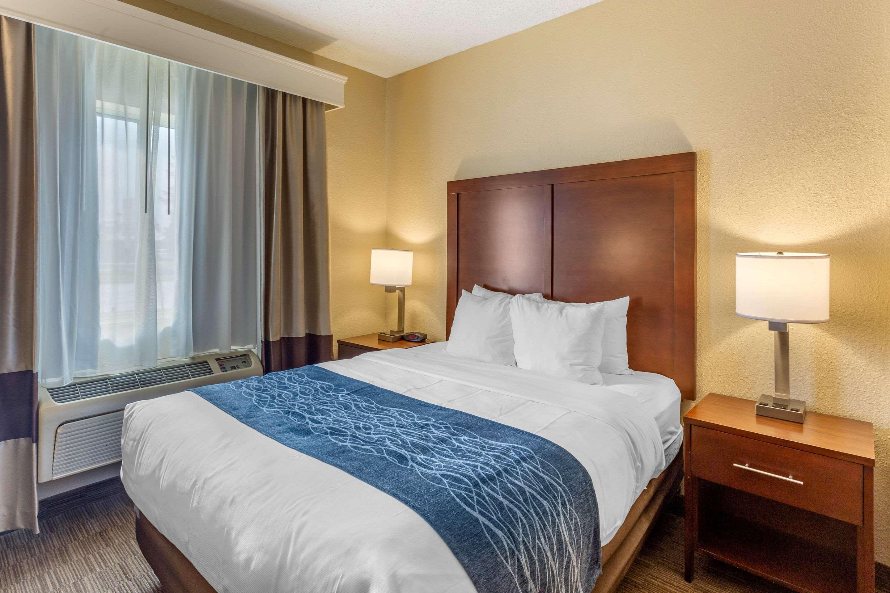 Comfort Inn Rockford Near Casino District Buitenkant foto
