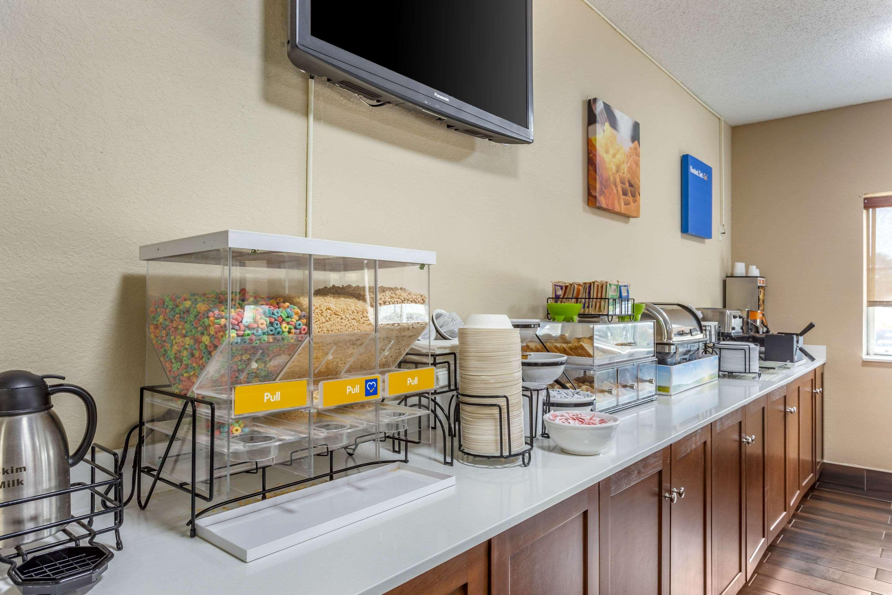 Comfort Inn Rockford Near Casino District Buitenkant foto
